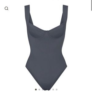NWT SKIMS Shaping Swim Underwire One Piece
Gunmetal Womens XL